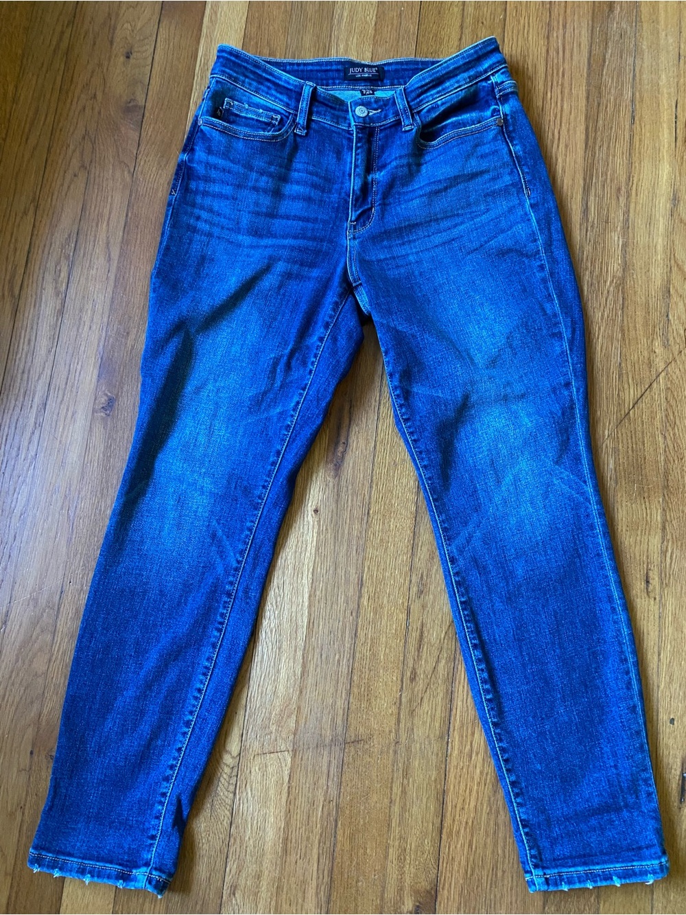 Judy Blue Boyfriend Fit Blue Wash Distressed Size 7/28 Good condition